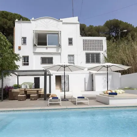 Casa Canyet Con Piscina A Un Paso De Barcelona Y La Playa Badalona Exterior photo