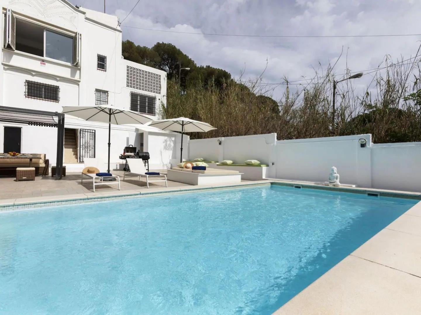 Ferienhaus Casa Canyet Con Piscina A Un Paso De Barcelona Y La Playa Badalona