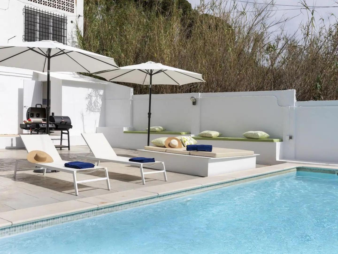Casa Canyet Con Piscina A Un Paso De Barcelona Y La Playa Badalona