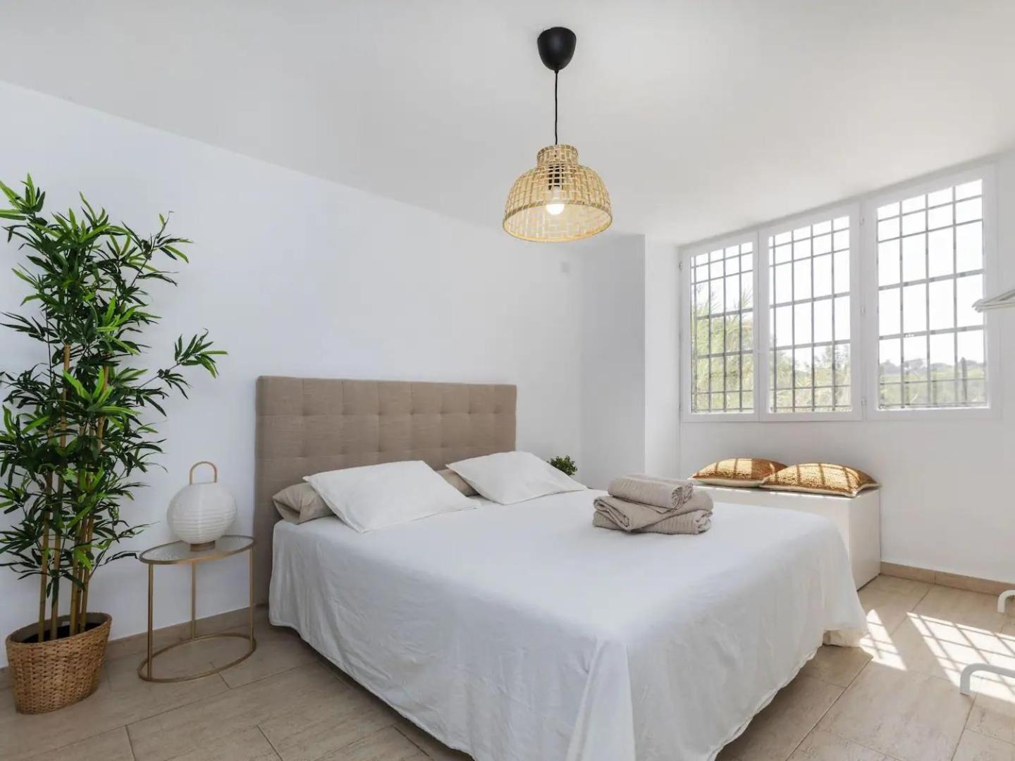 Casa Canyet Con Piscina A Un Paso De Barcelona Y La Playa Holiday home Badalona